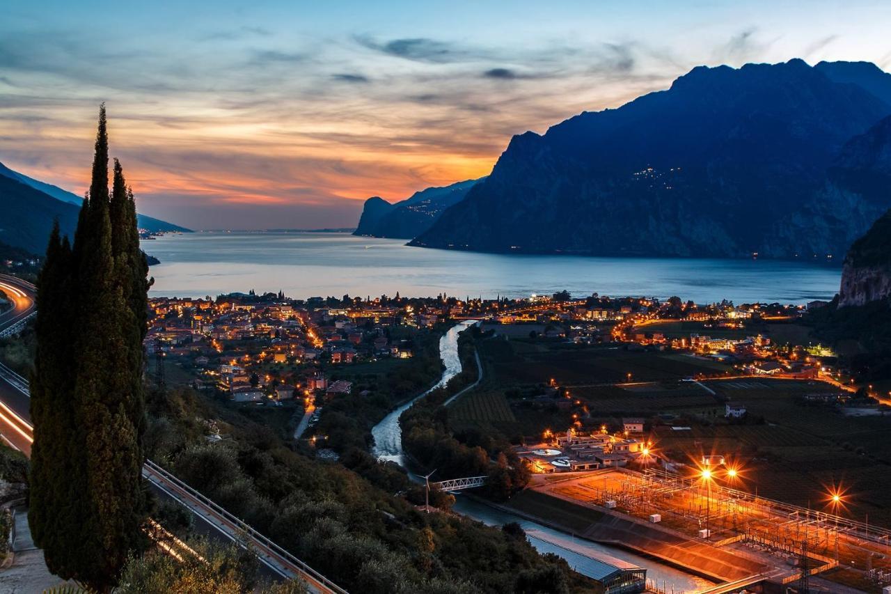 Hotel Isola Verde Torbole Sul Garda Exterior foto