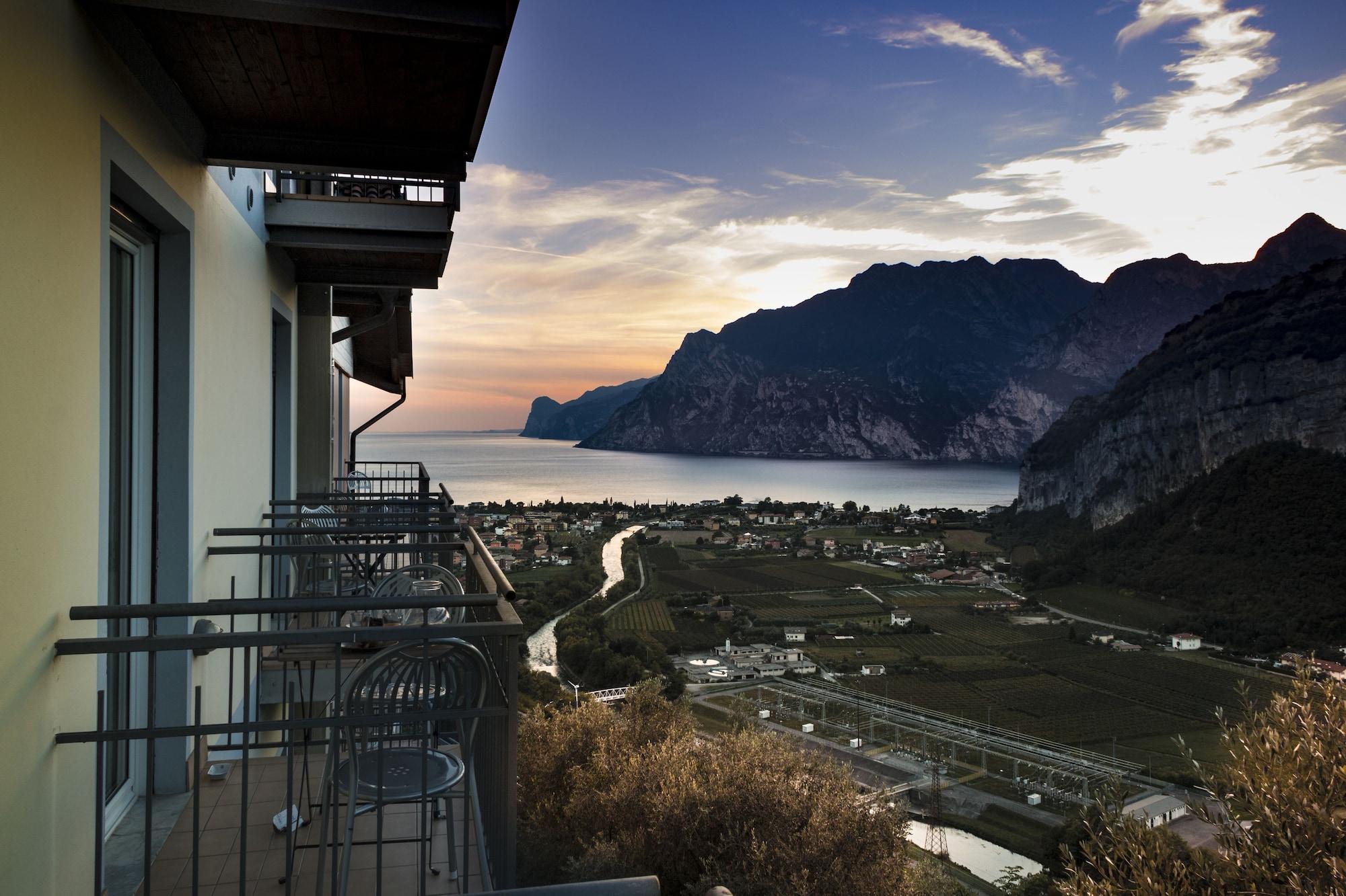 Hotel Isola Verde Torbole Sul Garda Exterior foto