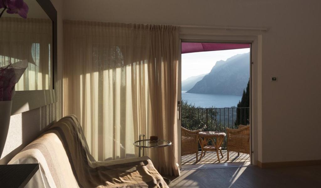 Hotel Isola Verde Torbole Sul Garda Exterior foto