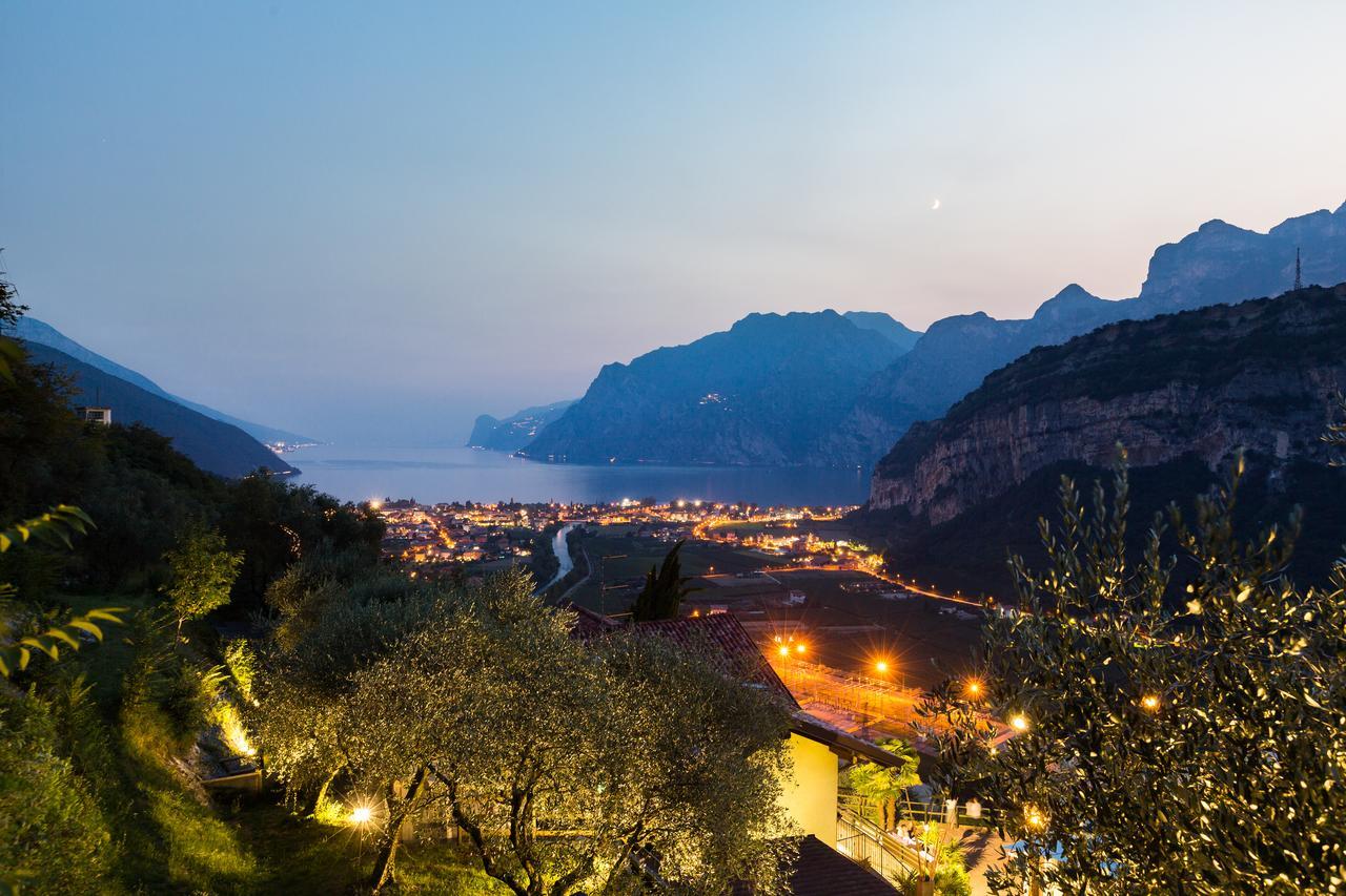 Hotel Isola Verde Torbole Sul Garda Exterior foto